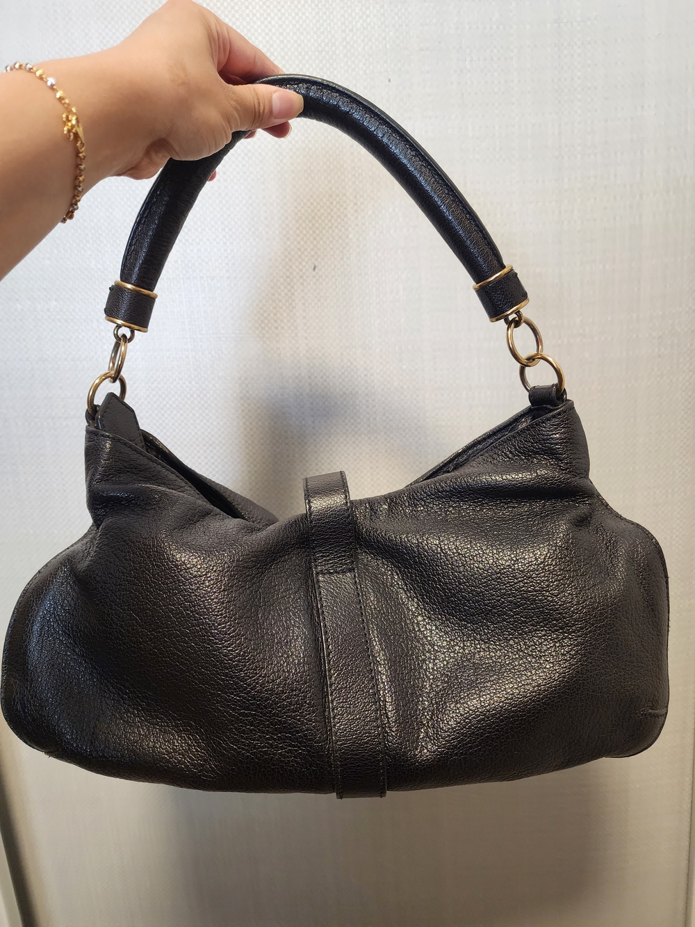 Burberry Vintage Genuine Black Leather Shoulder Bag with Antique Gold Hardware - Picture 3 of 12